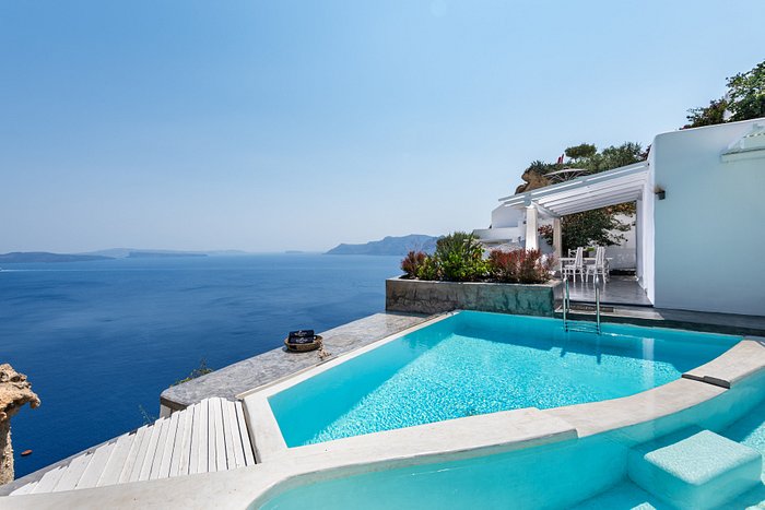 The 10 Best Honeymoon Hotels in Santorini, Greece