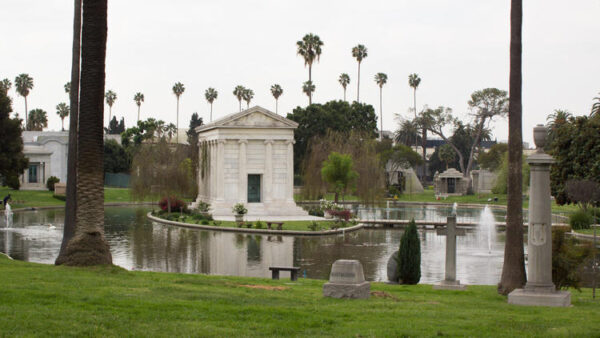 Hollywood Forever Cemetery - Image 5