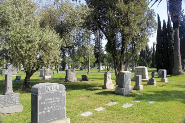 Hollywood Forever Cemetery - Image 8