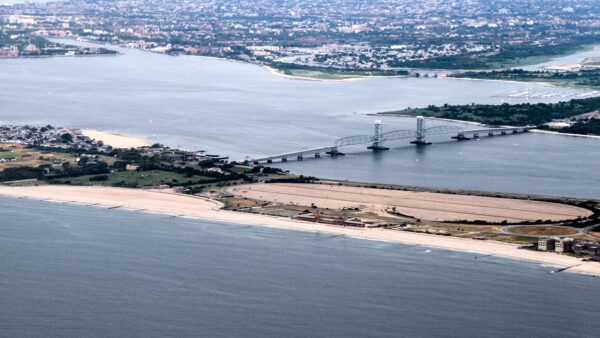 Jacob Riis Park - Image 8