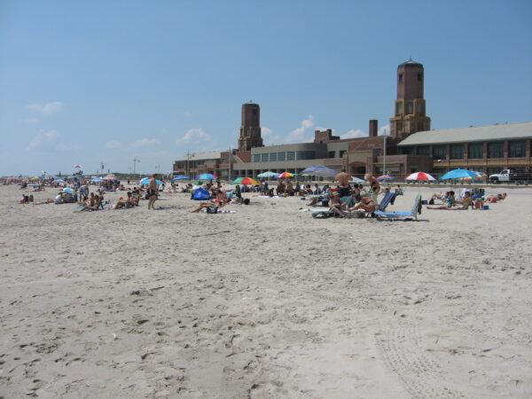 Jacob Riis Park - Image 2