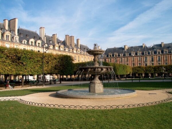 Place des Vosges - Image 5