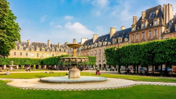 Place des Vosges - Image 7