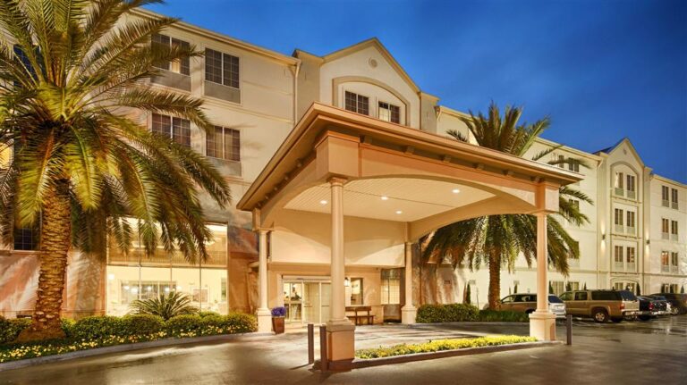 Top 10 Affordable Hotels in Houston