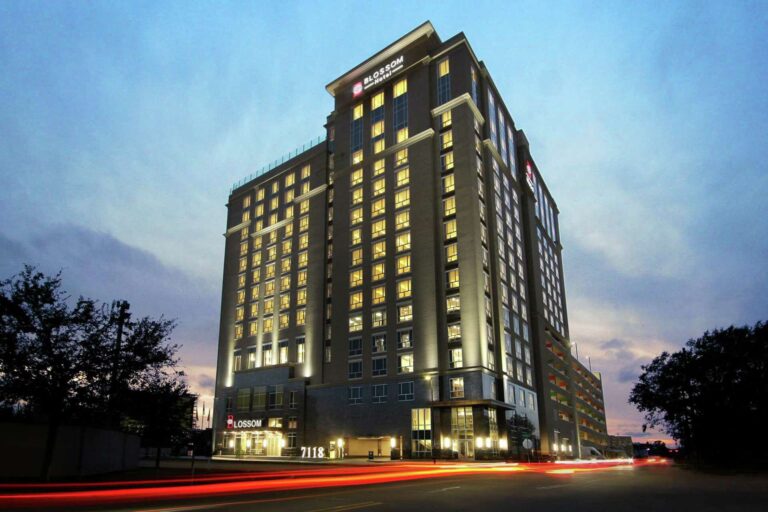 Top 10 Hotels for Couples in Houston