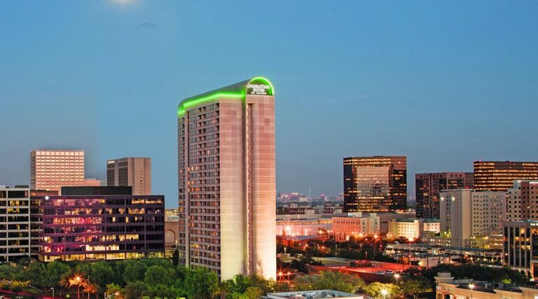 Top 10 Kids-Friendly Hotels in Houston