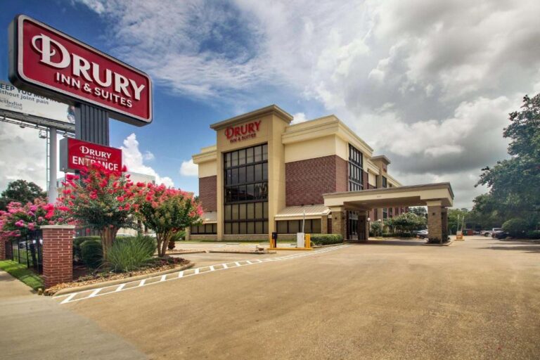 Top 10 Hotels with Free Breakfast in Houston