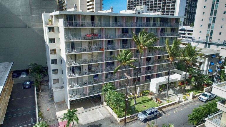 Top 10 Hotels Under $100 in Honolulu