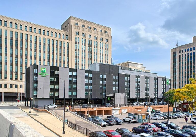 Top 10 3-Star Hotels in Chicago