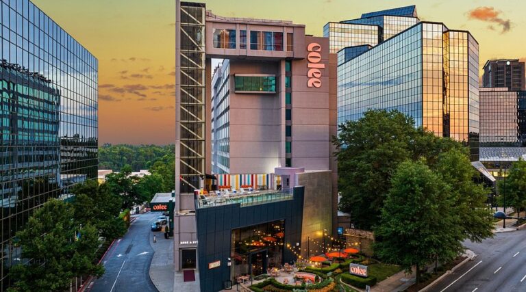 Top 10 Romantic Hotels in Atlanta