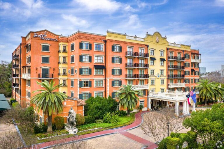 Top 10 Romantic Hotels in Houston
