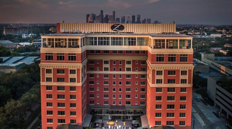 Top 10 Hotels with Rooftop Bars in Houston