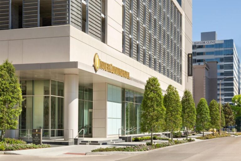 Top 10 Pet-Friendly Hotels in Houston