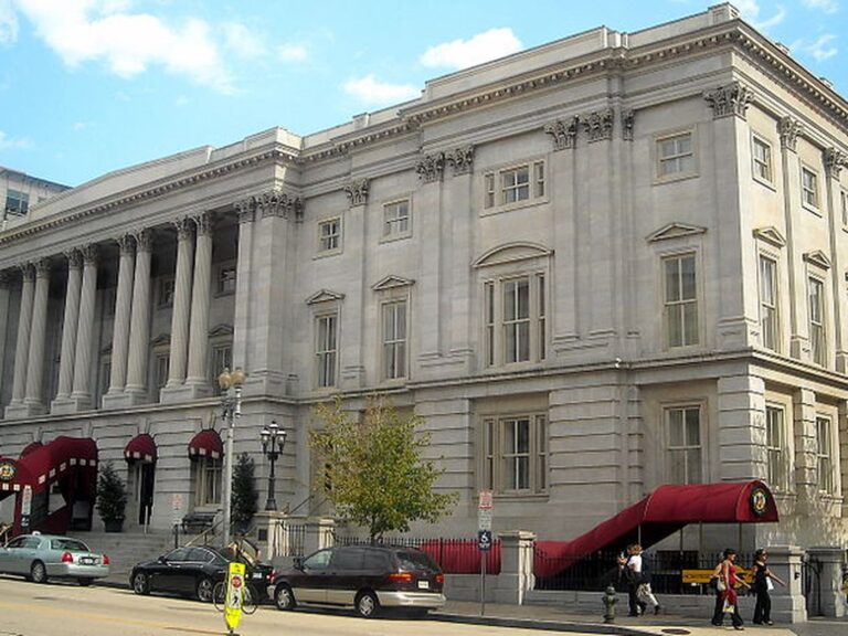 Top 10 Honeymoon Hotels in Washington, DC