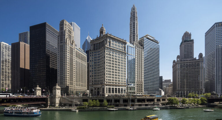 Top 10 Romantic Hotels in Chicago