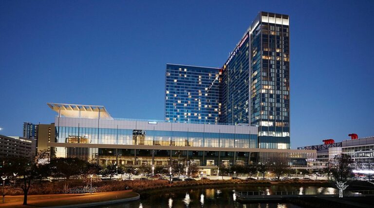 Top 10 Honeymoon Hotels in Houston