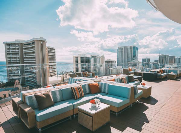 Top 10 Hotels with Rooftop Bars in Honolulu