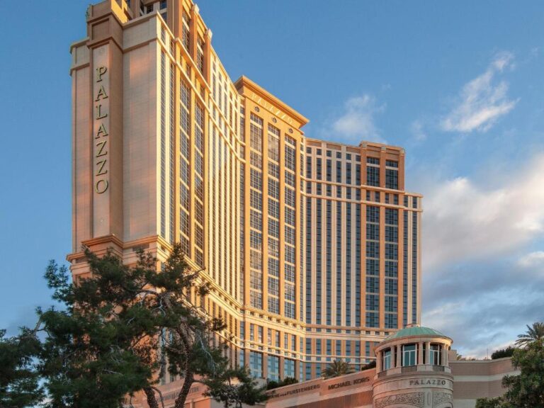 Top 10 Luxury Hotels in Las Vegas