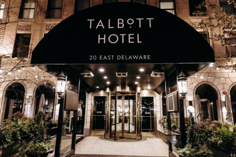 Top 10 4-Star Hotels in Chicago
