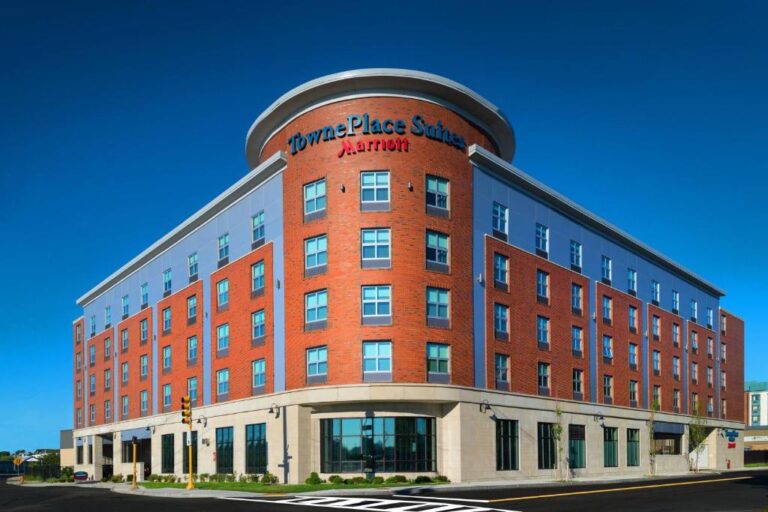 Top 10 Hotels Near Boston Logan International Airport