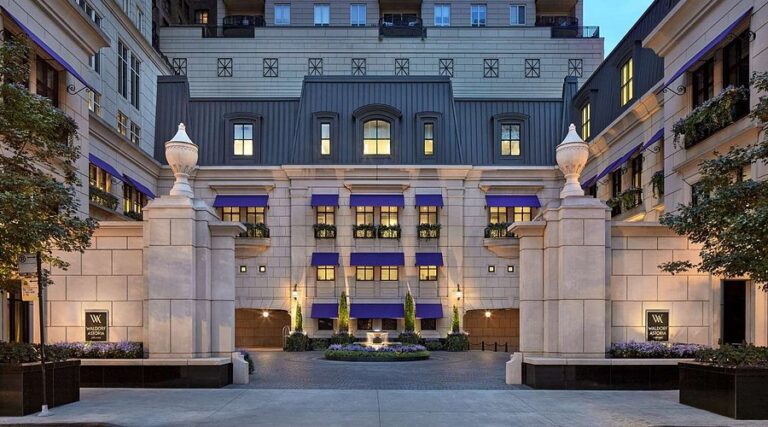 Top 10 Ultra-Luxury Hotels in Chicago