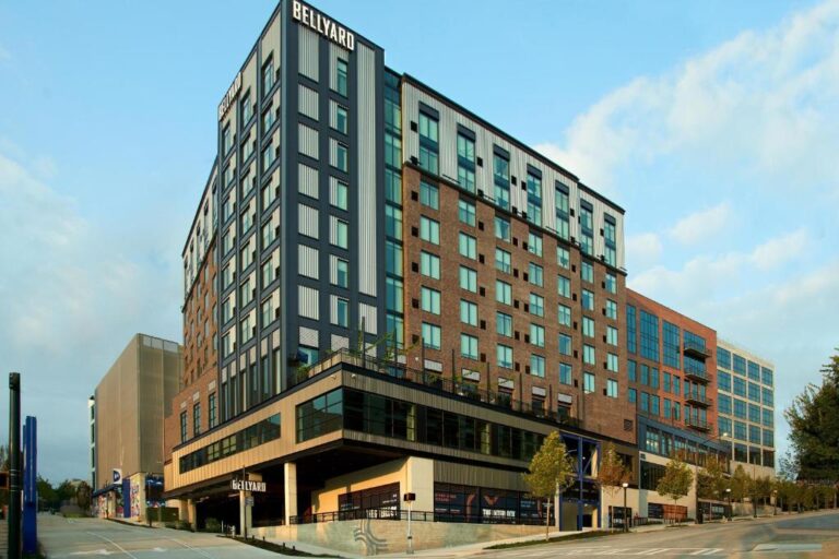 Top 10 Hotels for Couples in Atlanta