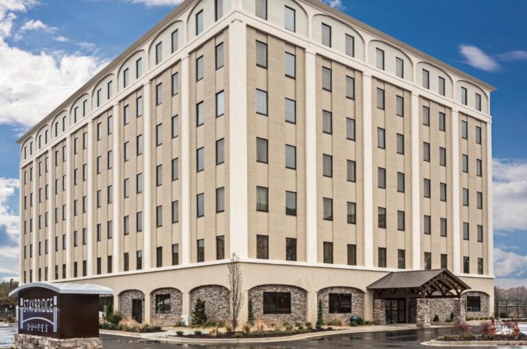 Top 10 Hotels with Free Breakfast in Atlanta